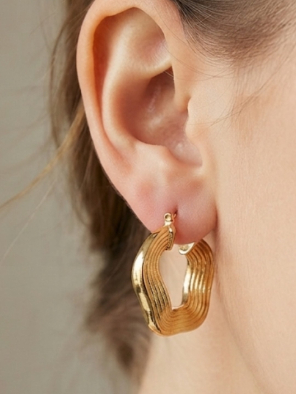 Time and Tru Gold Wavy Ripple Hoop Earrings